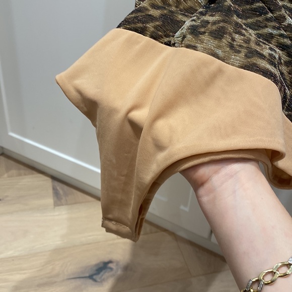 NEVER WORN scripted mettallic body suit size M - Picture 7 of 9